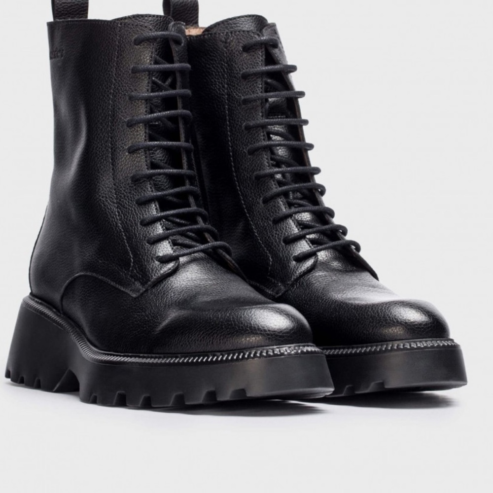 Winter boots- woman. Size 9 1/2-10 Made is Spain. Buttery soft leather. Black.